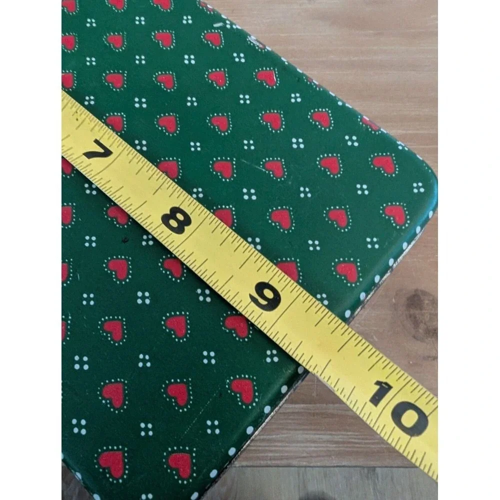 Dept 56‎ Tin w Lid, Christmas Green w Red Hearts Vintage, Made In Hong Kong
